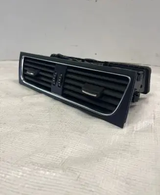 Audi A4 S4 B7 8E 8H Dash center air vent grill 8T1820951C