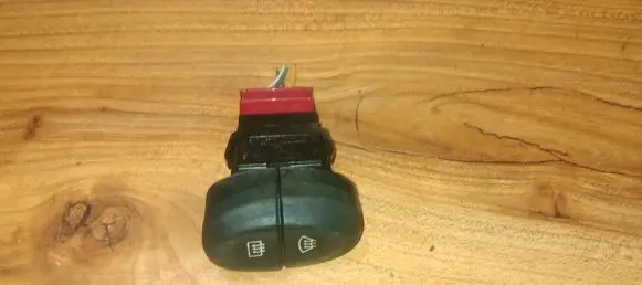 Renault Megane I Windscreen/window heater switch