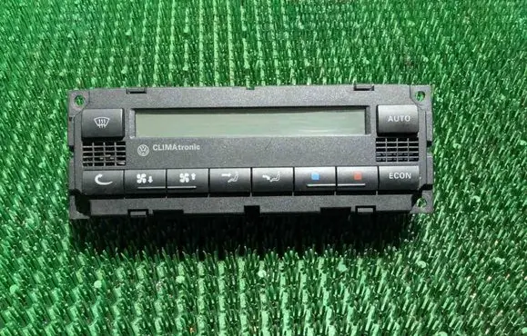 Volkswagen Golf IV Climate control unit 3B1907044A