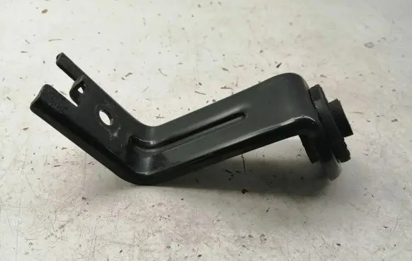 Toyota Avensis T270 Radiator mount bracket 165330R020