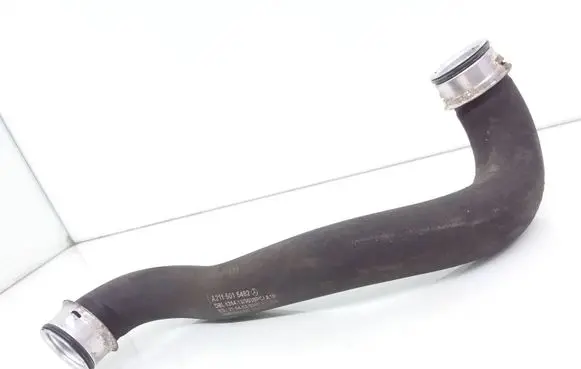 Mercedes-Benz CLS C219 Engine coolant pipe/hose A2115015482