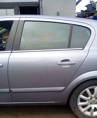 Opel Astra H Rear door