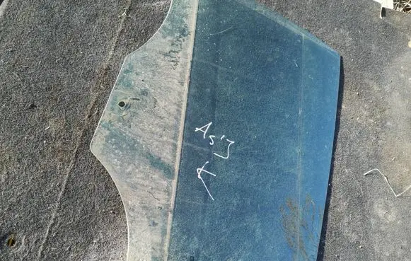 Opel Astra J Rear door window glass