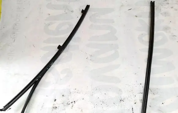 Toyota RAV 4 (XA30) Rear door glass trim molding
