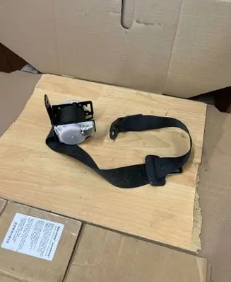Toyota Corolla E140 E150 Middle seatbelt (rear) C7092 G0659 7336002490