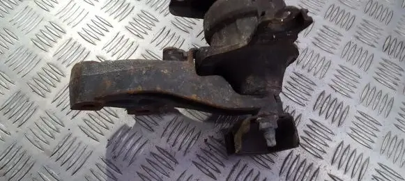 Citroen Xsara Picasso Engine mount bracket