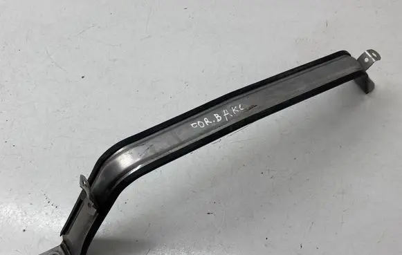 Subaru Forester SL Fuel tank mounting bracket I610
