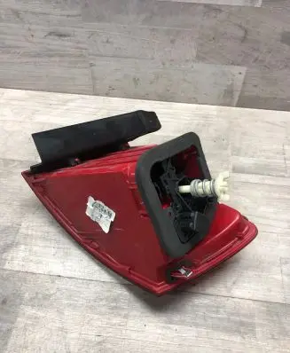 Tailgate rear/tail lights