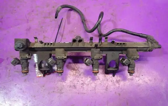 Renault Clio III Fuel main line pipe 