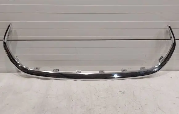 Front bumper splitter molding