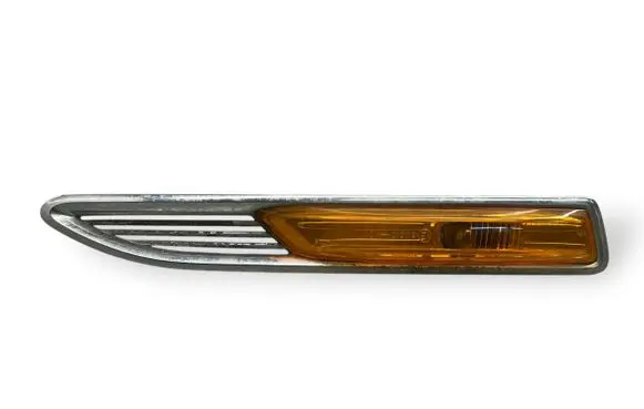Ford Mondeo MK IV Front fender indicator light 7S7113K354BF