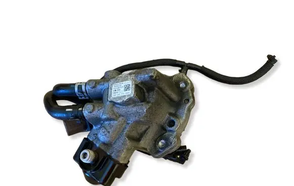 Seat Ibiza IV (6J,6P) Fuel injection high pressure pump 28260092 03P130755 03P130155