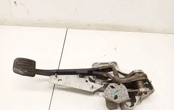 Ford Mondeo MK IV Brake pedal 7g9n2d094pa