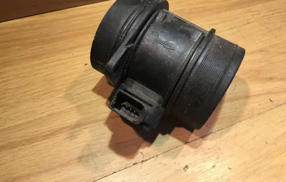 Peugeot 607 Mass air flow meter 5WK97001