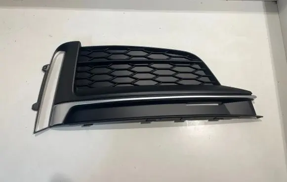 Audi A5 Front bumper lower grill 8W6807682F