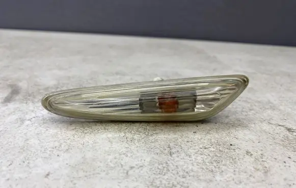 BMW 3 E46 Front fender indicator light 8382104 7165915