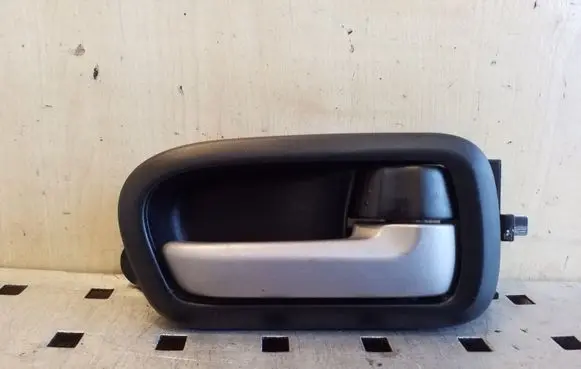 Suzuki Grand Vitara II Rear door interior handle