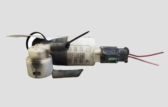 Peugeot 308 Windscreen/windshield washer pump 964516338001 963298498004