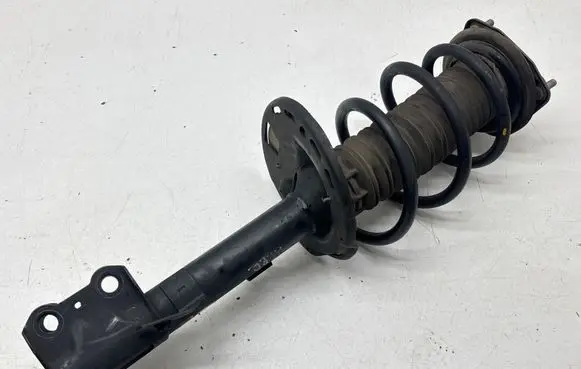 Toyota Highlander XU50 Front shock absorber with coil spring 1A15897A