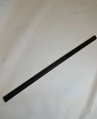 Volkswagen PASSAT B6 Front door trim (molding) 3C0854940R