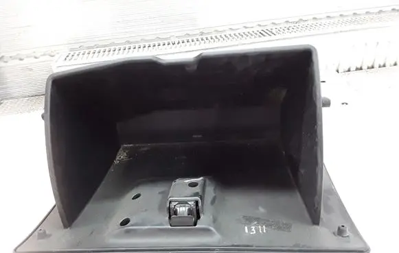 Ford Maverick Glove box