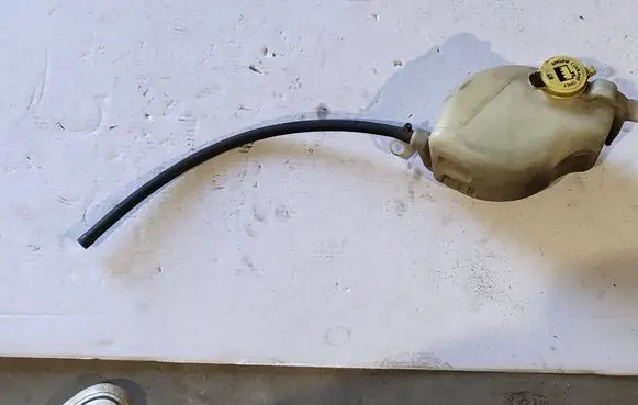 Dodge Journey Coolant expansion tank/reservoir 05058455 57899