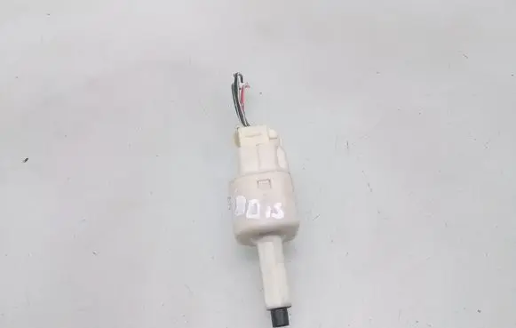 Toyota Avensis T250 Brake pedal sensor switch