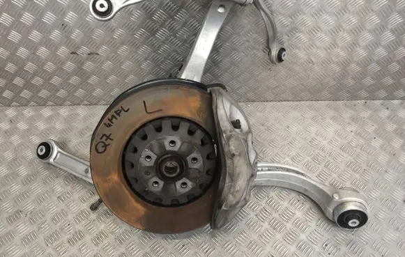 Audi Q7 4L Front wheel hub spindle knuckle 