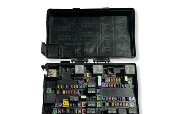 Dodge RAM Fuse box set P68089578AD