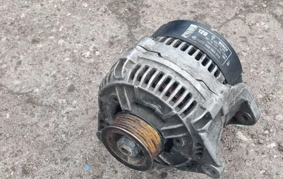 Audi A6 S6 C5 4B Generator/alternator 0123515024 059903015