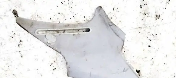 Mercedes-Benz C W203 (D) pillar trim (bottom)