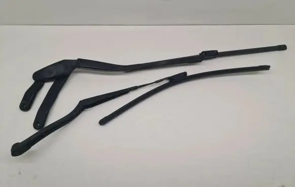 Mercedes-Benz E W212 Headlight wiper blade set A2128201744 A2128201844
