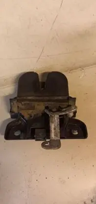 Audi A3 S3 8L Tailgate/trunk/boot lock/catch/latch 8L0827520C