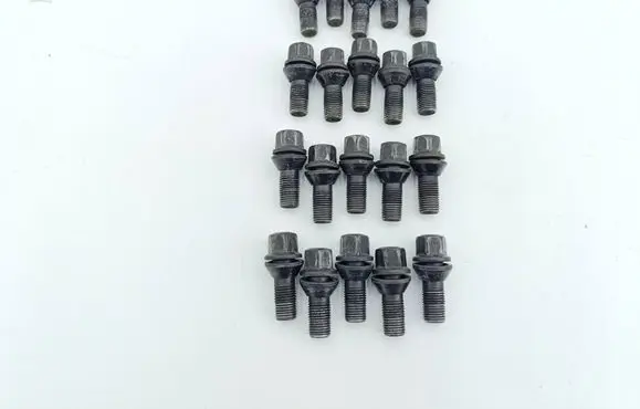Maserati Ghibli Nuts/bolts 
