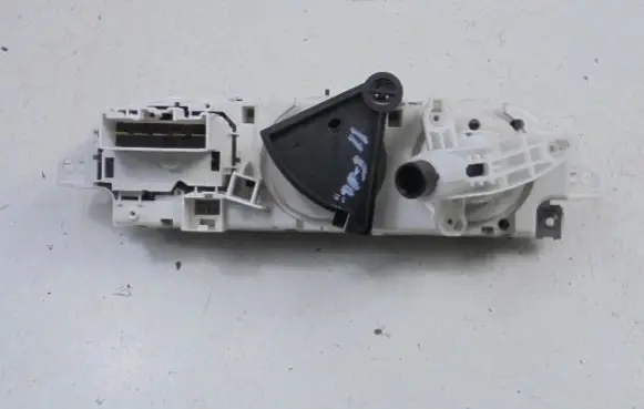 Ford Focus C-MAX Air conditioning/heating control unit 3M5T19980AD