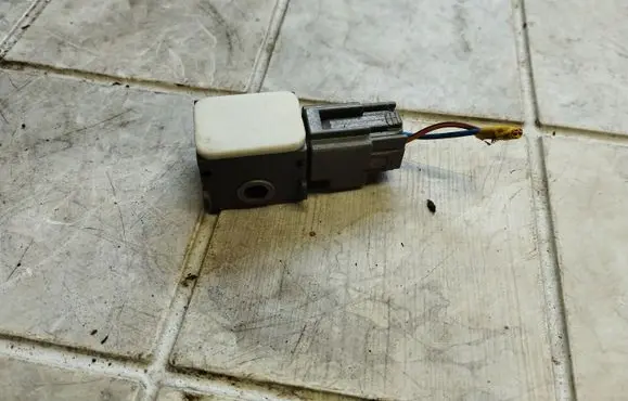 Hyundai Santa Fe Airbag deployment crash/impact sensor 959202B000