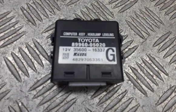 Toyota Avensis T250 Light relay 89960-05020