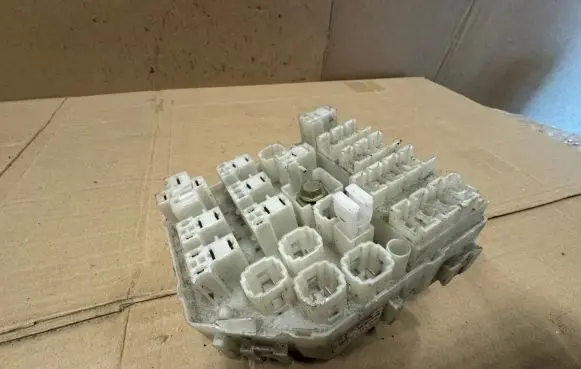 Toyota RAV 4 (XA20) Fuse module PPGF5T30
