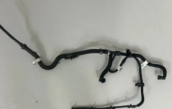 BMW 4 F32 F33 Fuel injector supply line/pipe 8583458