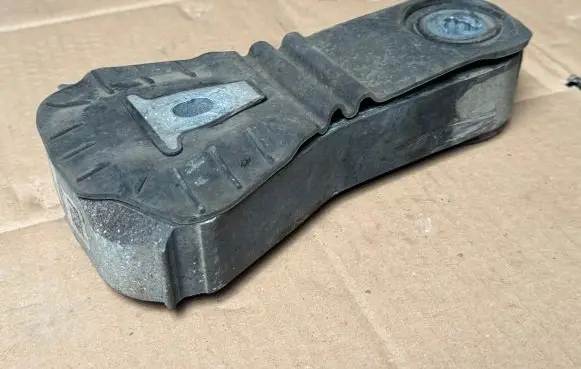 Ford Explorer Engine mount bracket FB536P082AF
