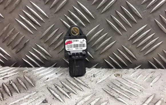 Citroen C-Crosser Airbag deployment crash/impact sensor 8651A001