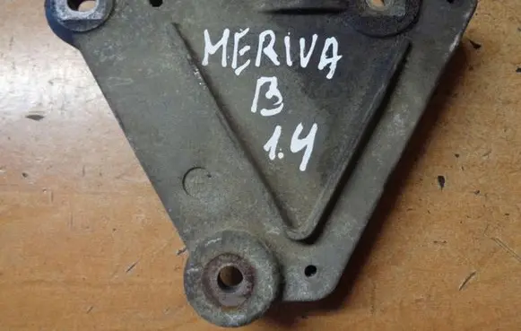 Opel Meriva B A/C compressor mount bracket 55567289