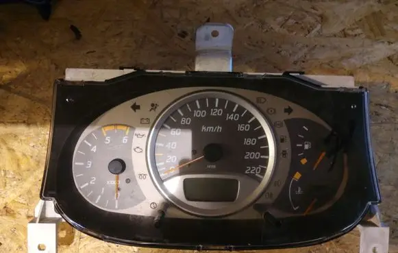 Nissan Almera Tino Speedometer (instrument cluster) BU010