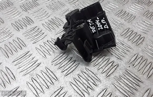 Volkswagen Jetta VI Tail light bulb cover holder