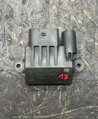 Mercedes-Benz E W212 Glow plug pre-heat relay A6429002700 11119008191 0522140209