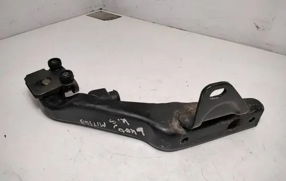 Mitsubishi Space Gear Sliding door lower roller guide/hinge 