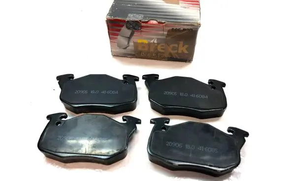 Peugeot 205 Brake pads (front) 8671000105 95659340 8671010045