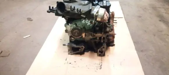 Peugeot 308 Engine head 