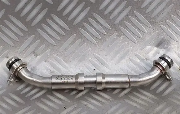 Audi Q8 Breather hose/pipe 059103209N
