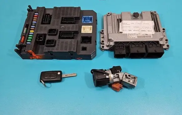 Peugeot 308 Engine control unit/module ECU 9664738680 IMPRK1441397